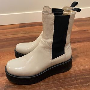 Vagabond Tara Platform Chelsea Boot